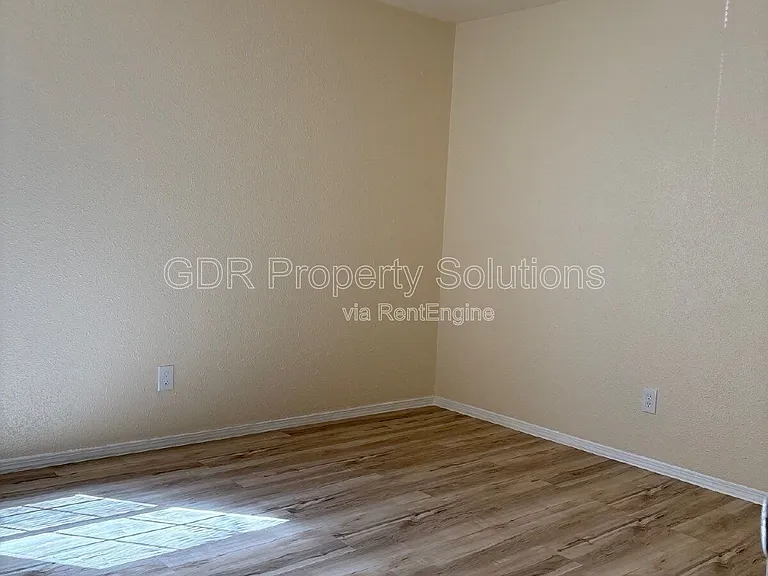 1116 Coal Ave SW #10 — Photo 13