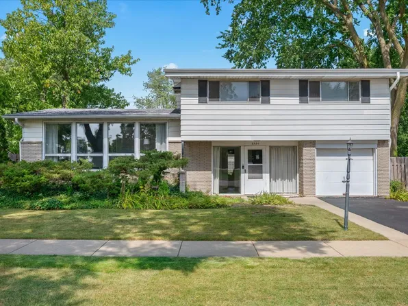 2920 Harrison St, Glenview, IL 60025