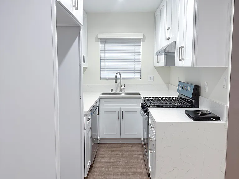 4904 Tujunga Ave #7 — Photo 3