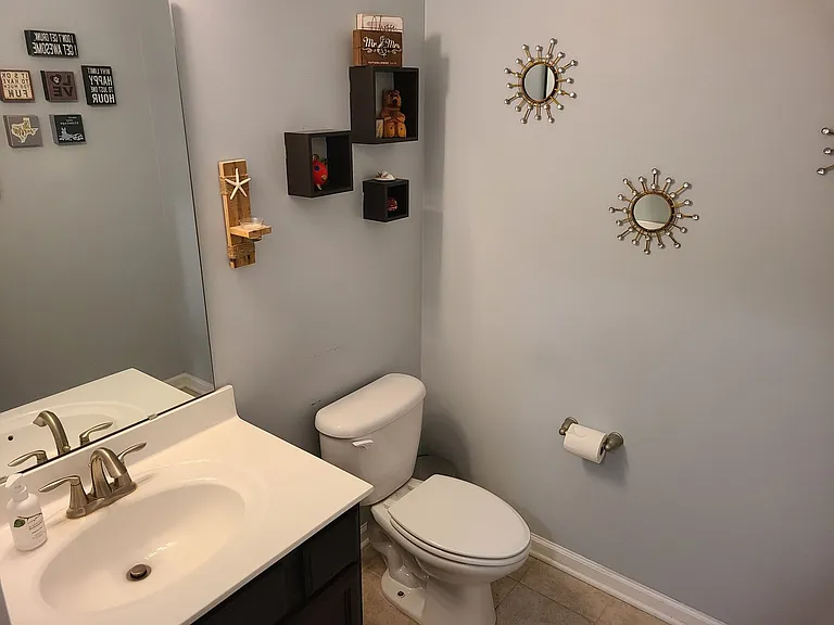 403 Derrick Dr — Photo 11