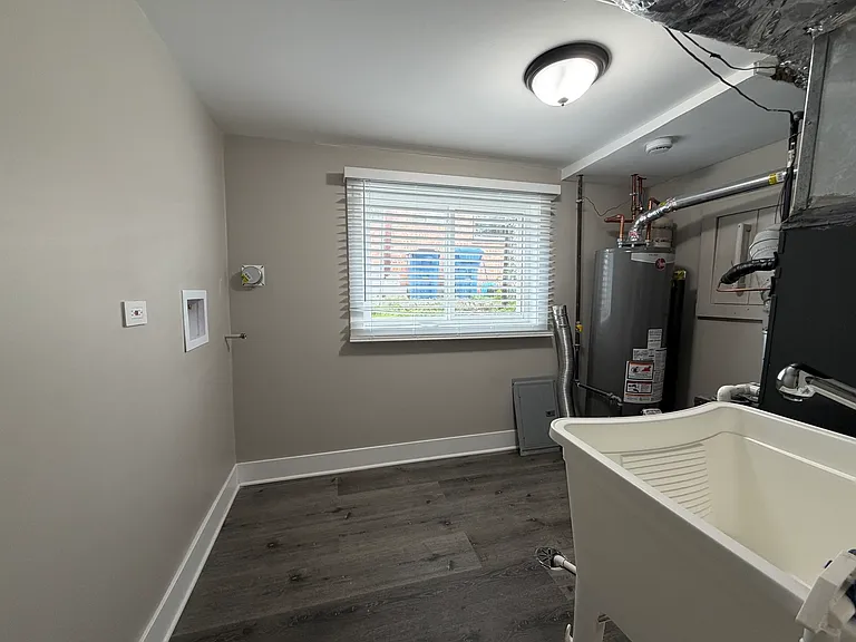 527 W 16th Pl — Photo 21
