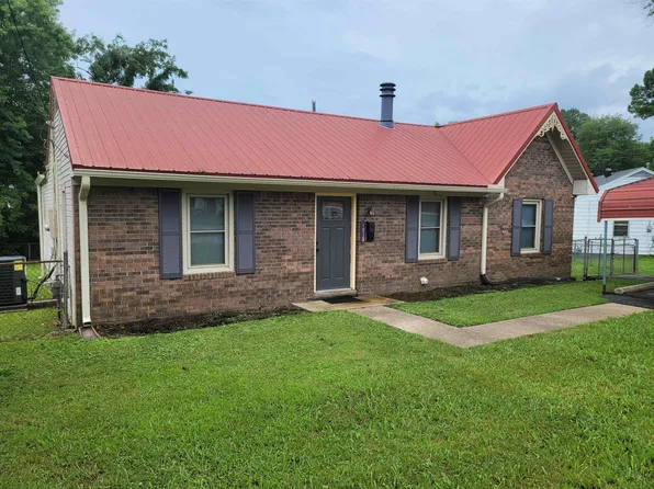 1039 Woodlawn St, Milan, TN 38358