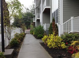 307 W Post Rd, White Plains, NY 10606