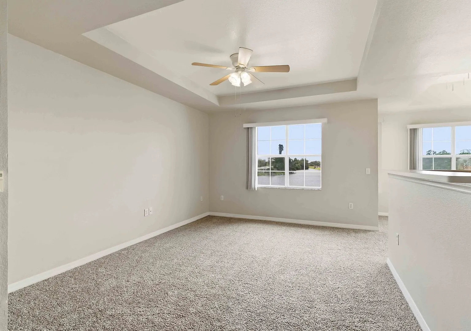 3/2 unit with beautiful water view available now for an annual lease — Photo 3