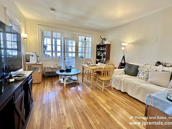 2nd image of 335 S Huntington Ave APT 10