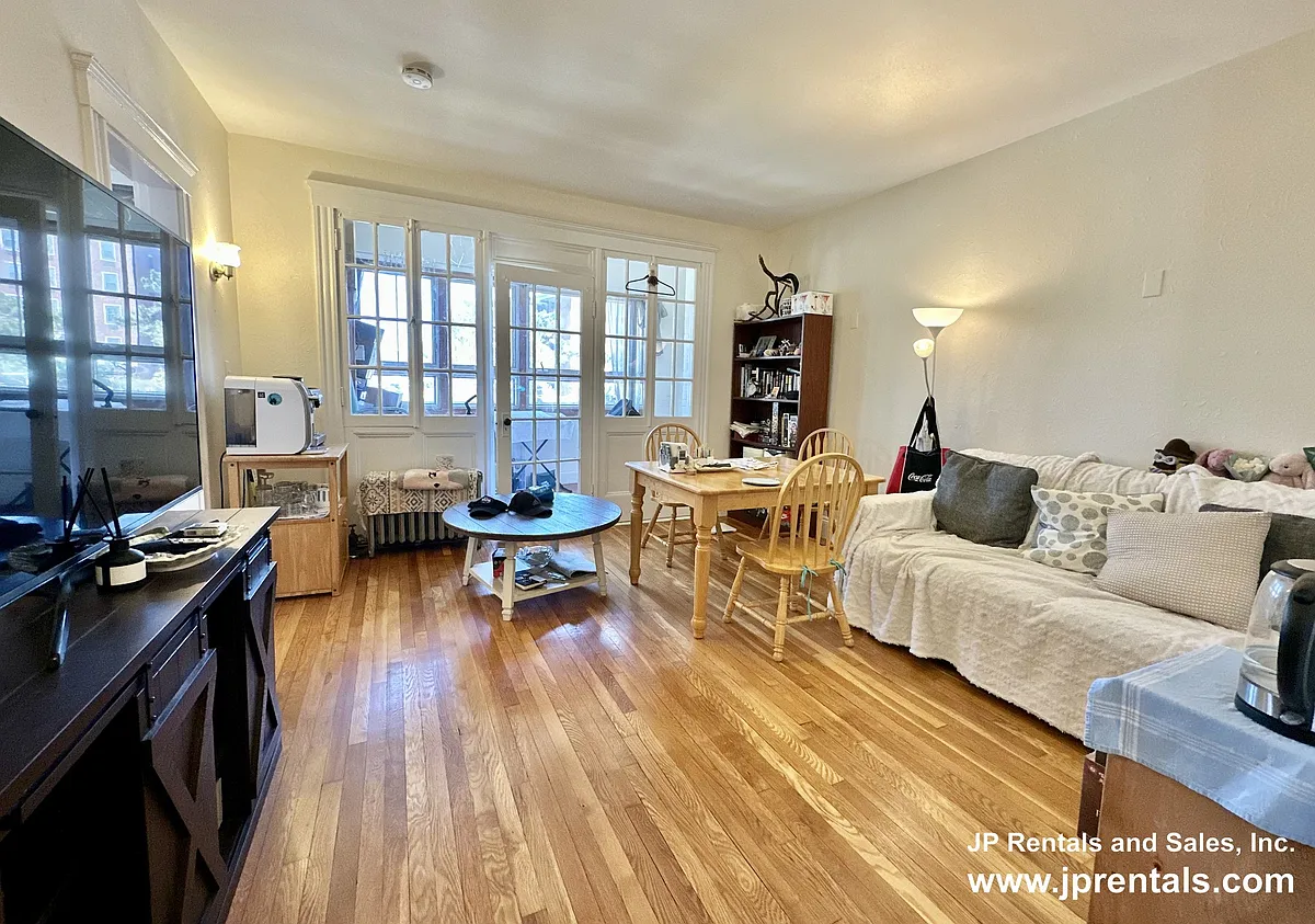 Building Photo - 335 S Huntington Ave #10