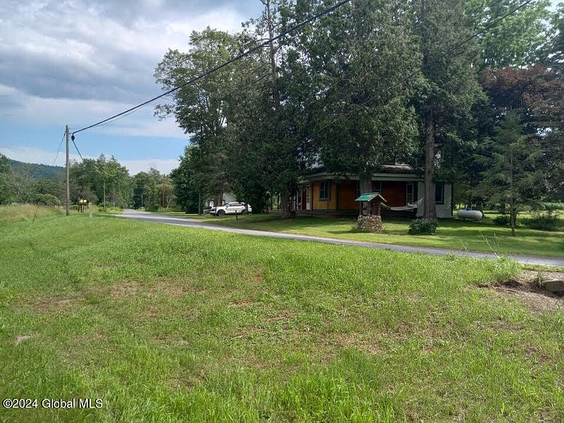 3rd image of 219 Old State Hwy 8