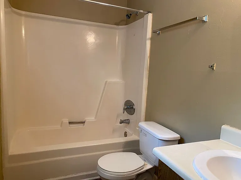 124 Westscott Dr — Photo 11