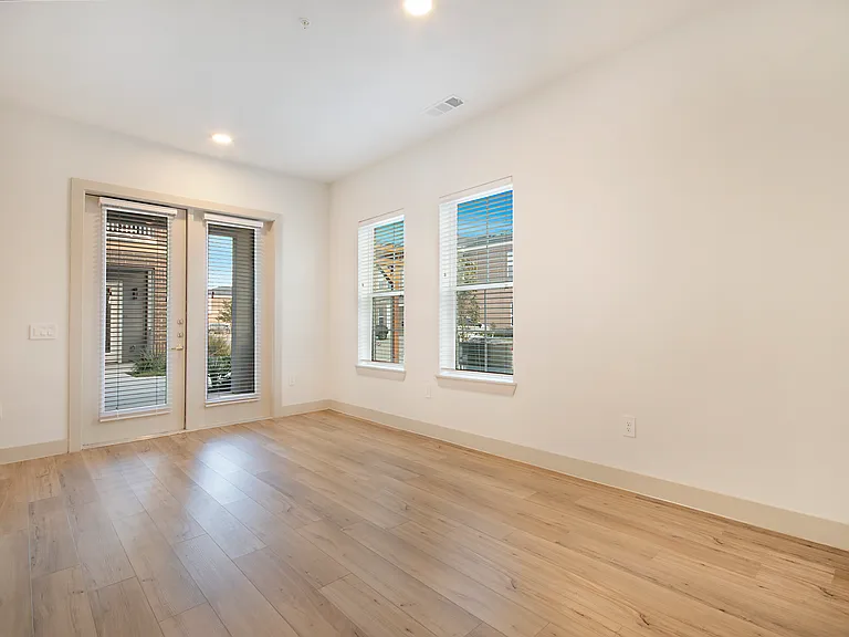 4705 W Spring Creek Pkwy — Photo 9