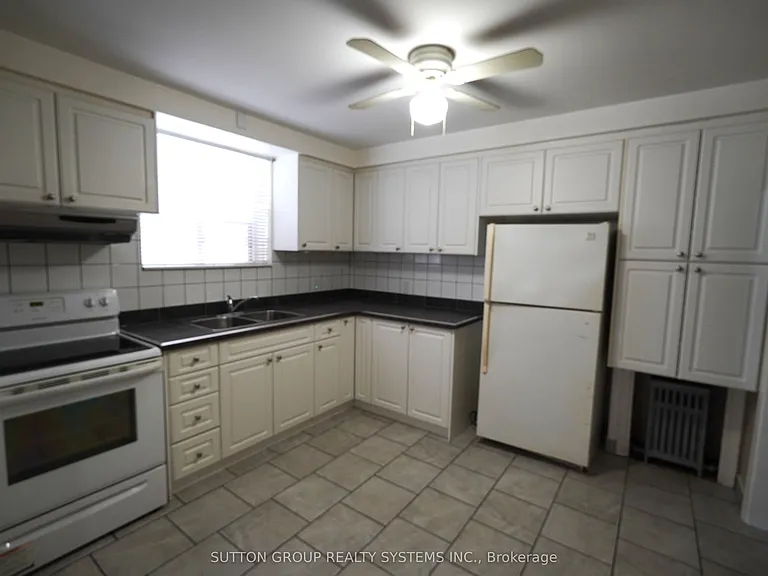 324 Lauder Ave — Photo 2