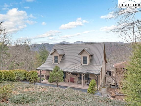 4th image of 883 Wagon Ridge Lane