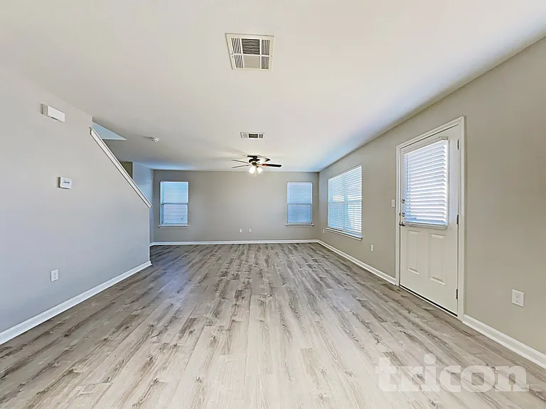 15102 Verela Dr — Photo 4