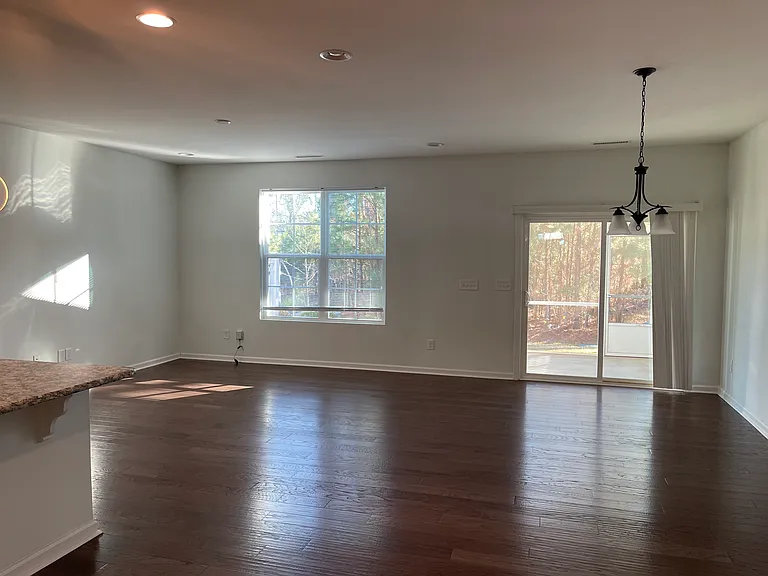 1403 Southpoint Trl — Photo 5