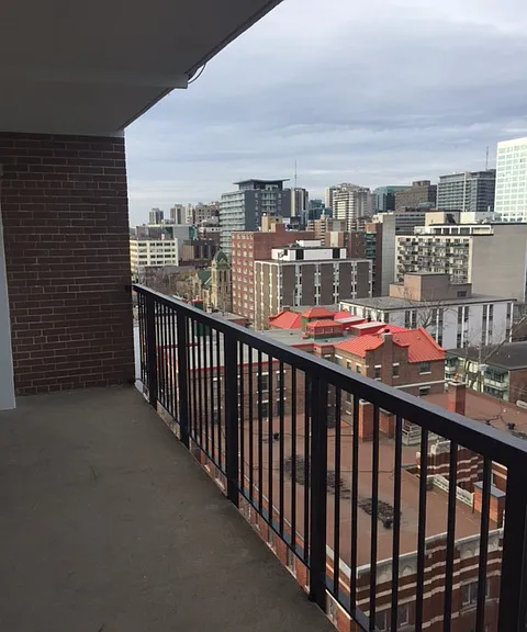235 Somerset St W — Photo 21