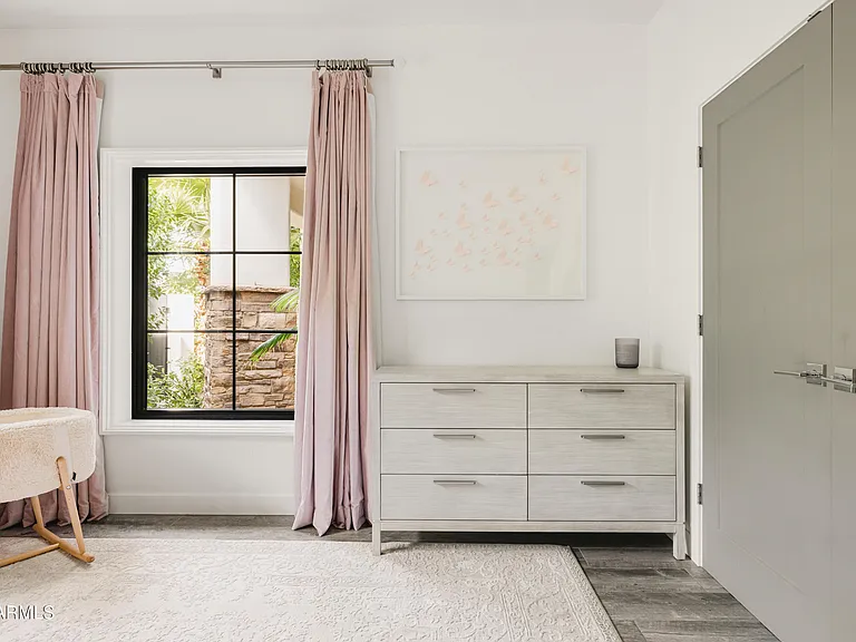 10011 E Windrose Dr — Photo 18