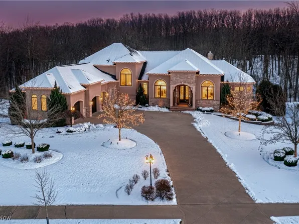 6752 Rivercrest Dr, Brecksville, OH 44141