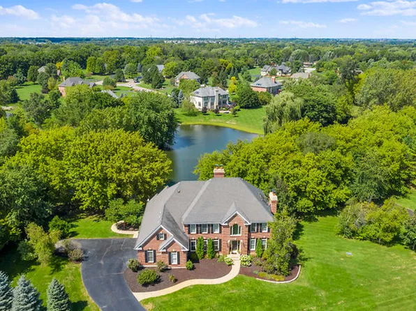 7N830 Columbine E, St Charles, IL 60175
