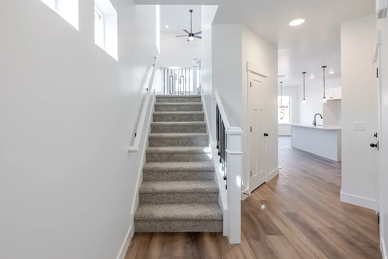 3 bed, 2.5 bath, 2321 sqft, $2,150 — Photo 4