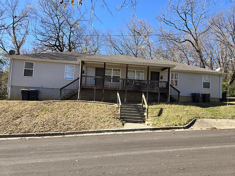 5742 Myrtle Ave — Photo 1