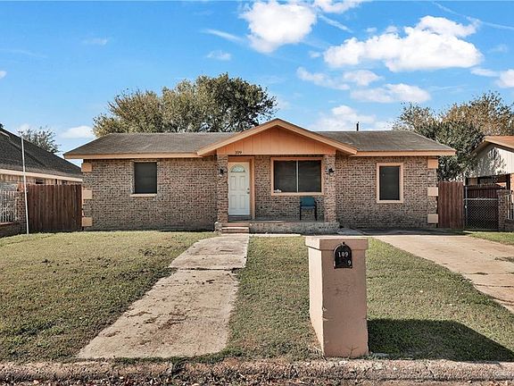 3rd image of 109 N Tecate Dr