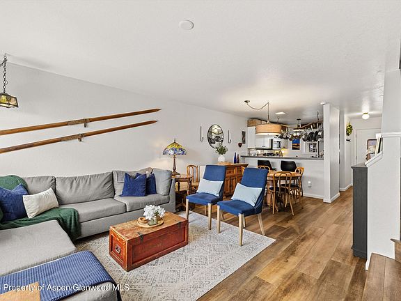 3rd image of 405 Park Ave Unit B-2