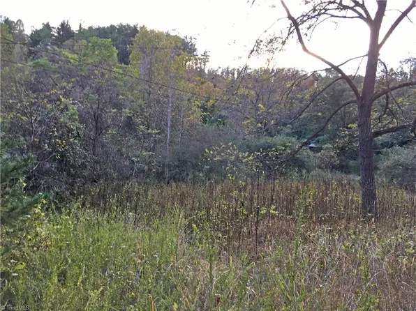 492 Amelia Dr, Wilkesboro, NC 28697