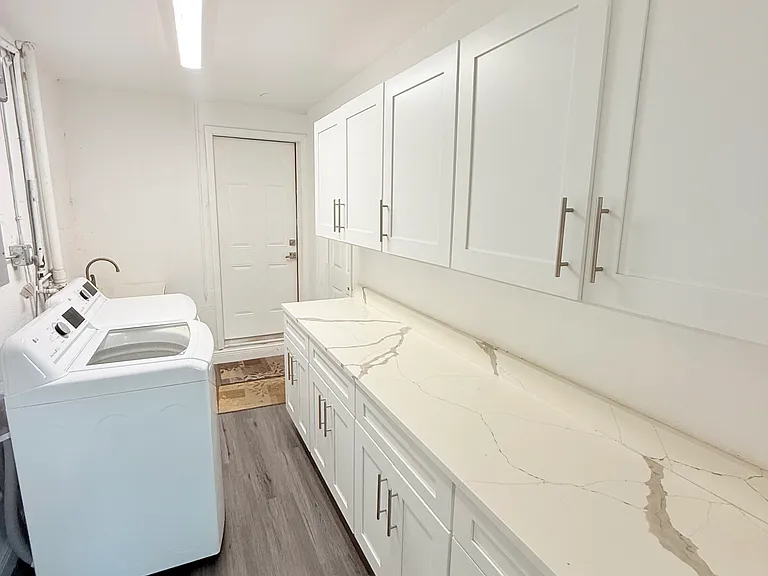 1557 Robinson Dr N — Photo 32