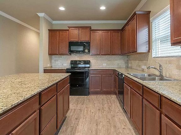 2nd image of 613 Fair Springs Dr