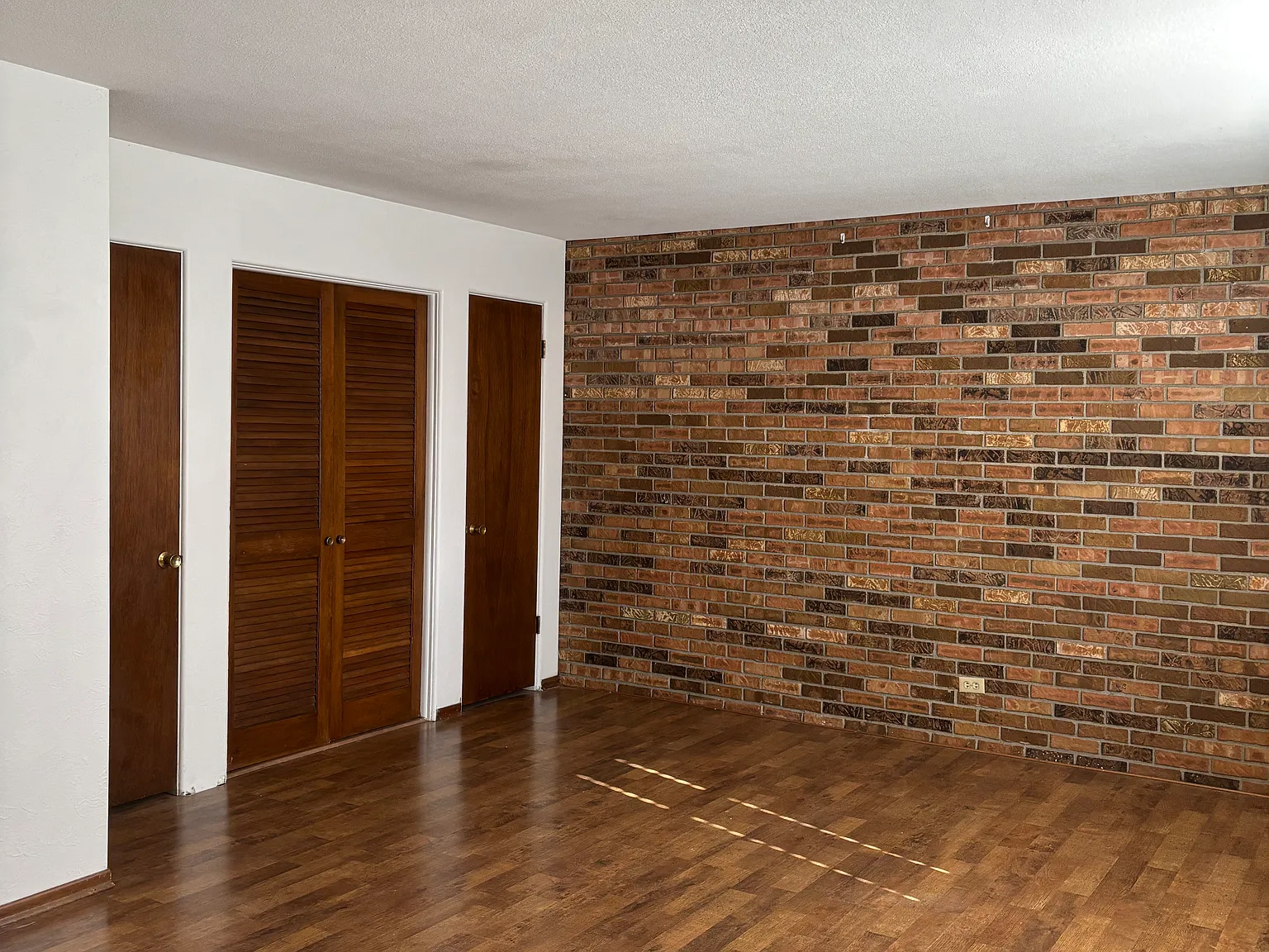 505 N Broadview St — Photo 2