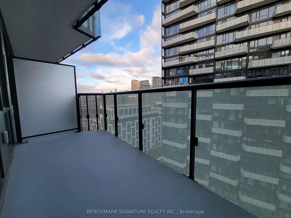 480 Front St W #1809