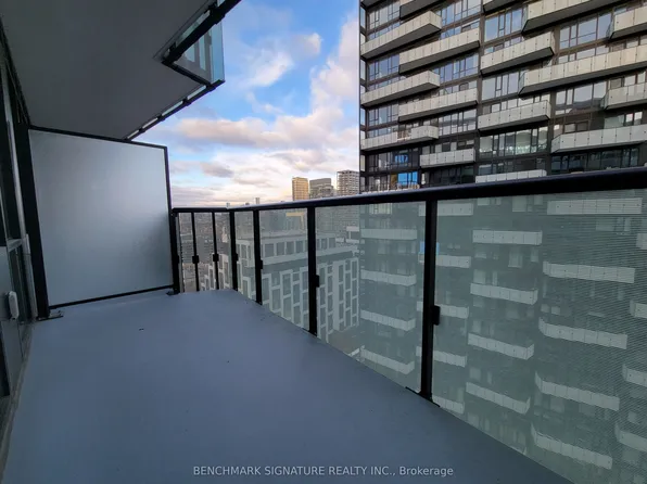 480 Front St W, Toronto, ON