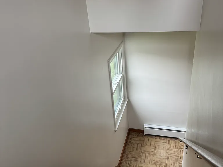 307 Warren St — Photo 24