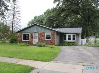 30 Derbyshire Rd, Toledo, OH 43615