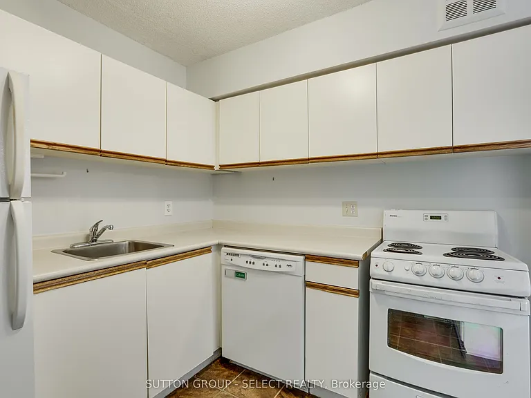 15 Jacksway Cres #315 — Photo 9