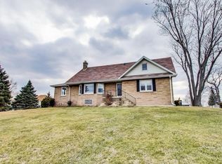 10736 256th Ave, Trevor, WI 53179
