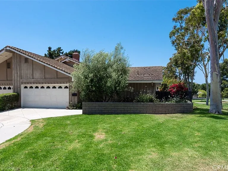 18671 Paseo Cortez — Photo 2