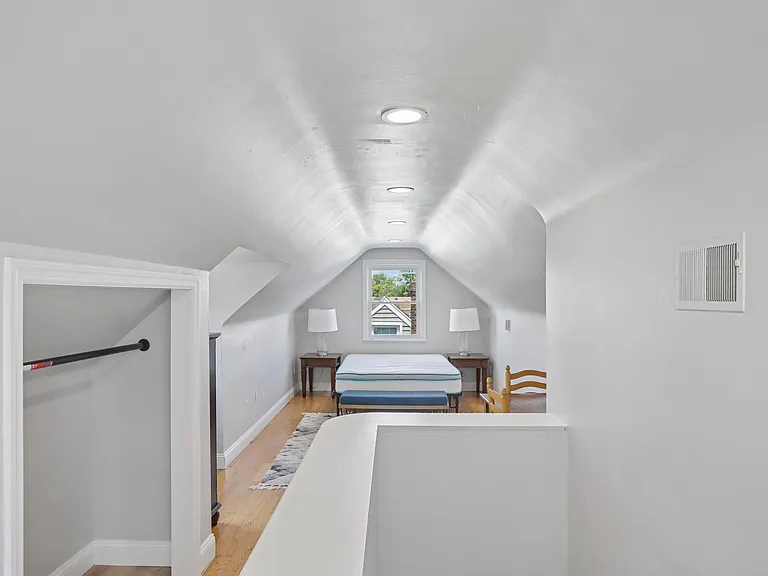 54 Allan Dr — Photo 34