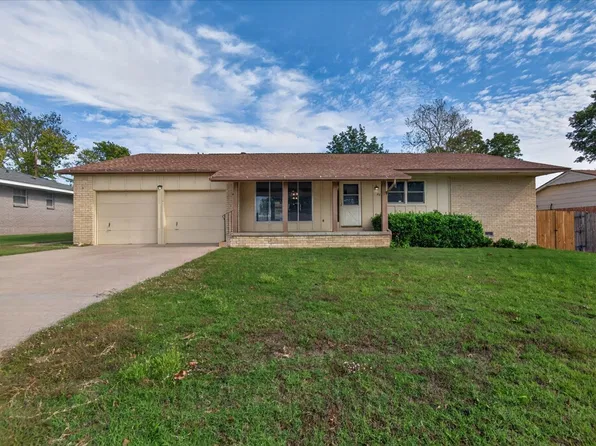 824 Crown Dr, Bartlesville, OK 74006