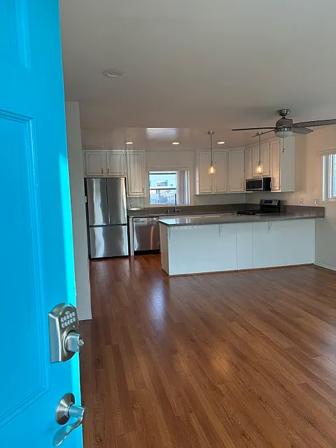 Building Photo - 1025 Hornblend St #1025