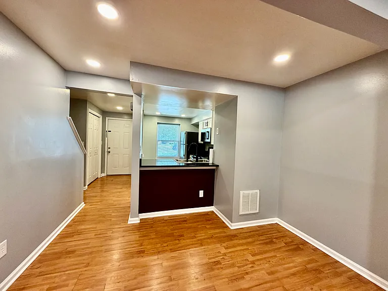 9604 Vinca Cir #E — Photo 14