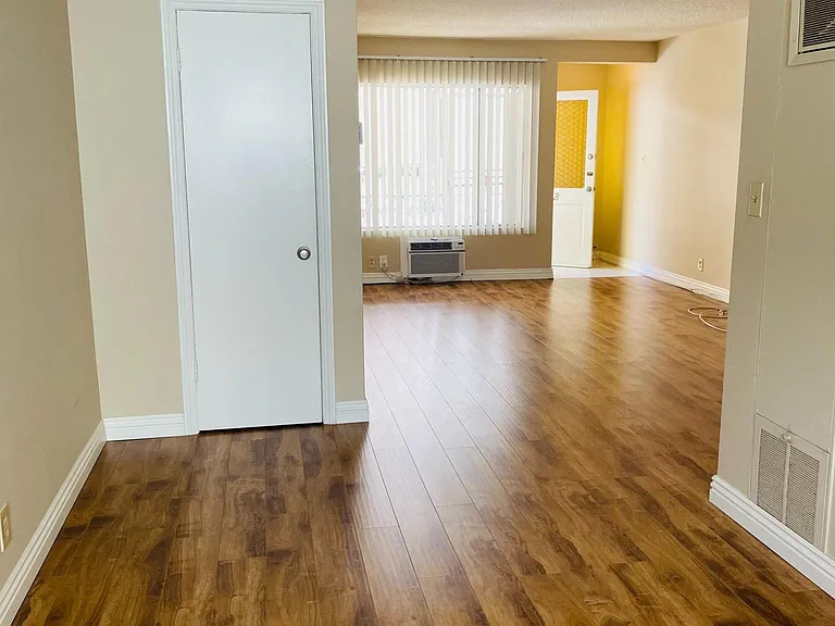 343 W Dryden St #B — Photo 18