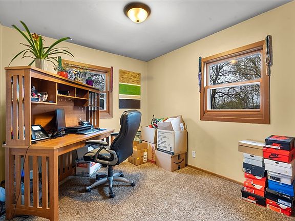 3rd image of 1319 Harold Dr SE