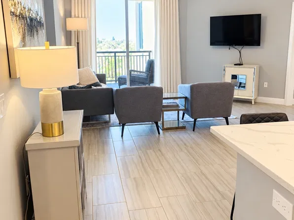 800 N Tamiami Trl, Sarasota, FL
