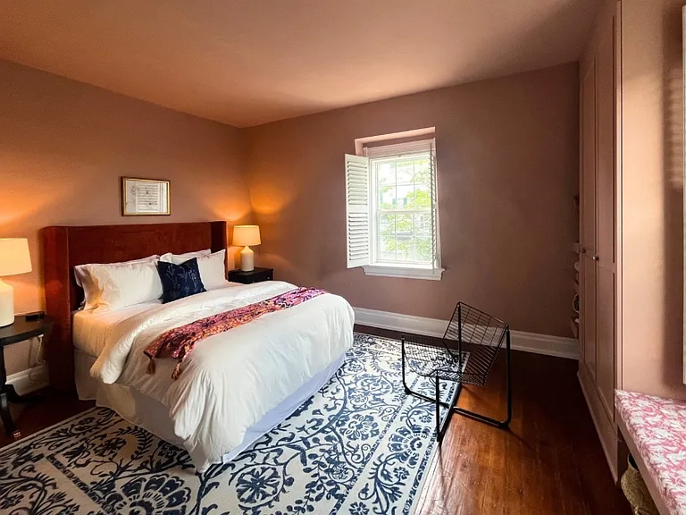 2124 Herrick Ave — Photo 13