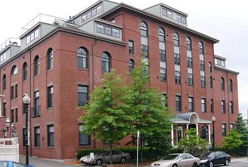 2nd image of 342 Bunker Hill St APT 3F