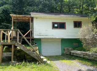 2883 Portersville Rd, Ellwood City, PA 16117