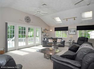 628 Tillinghast Rd, East Greenwich, RI 02818