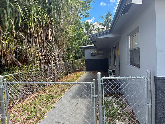 3rd image of 1112 NW 5th Ave #2