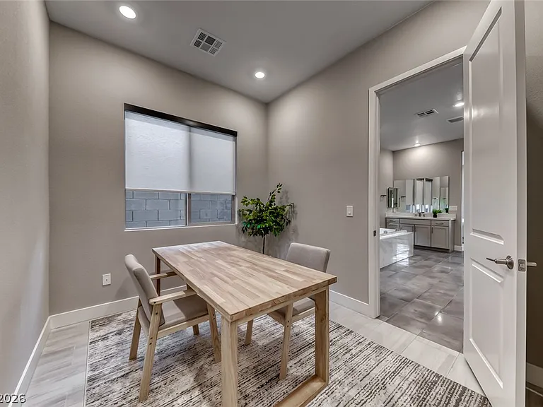 375 Portus Delphini Ct — Photo 20