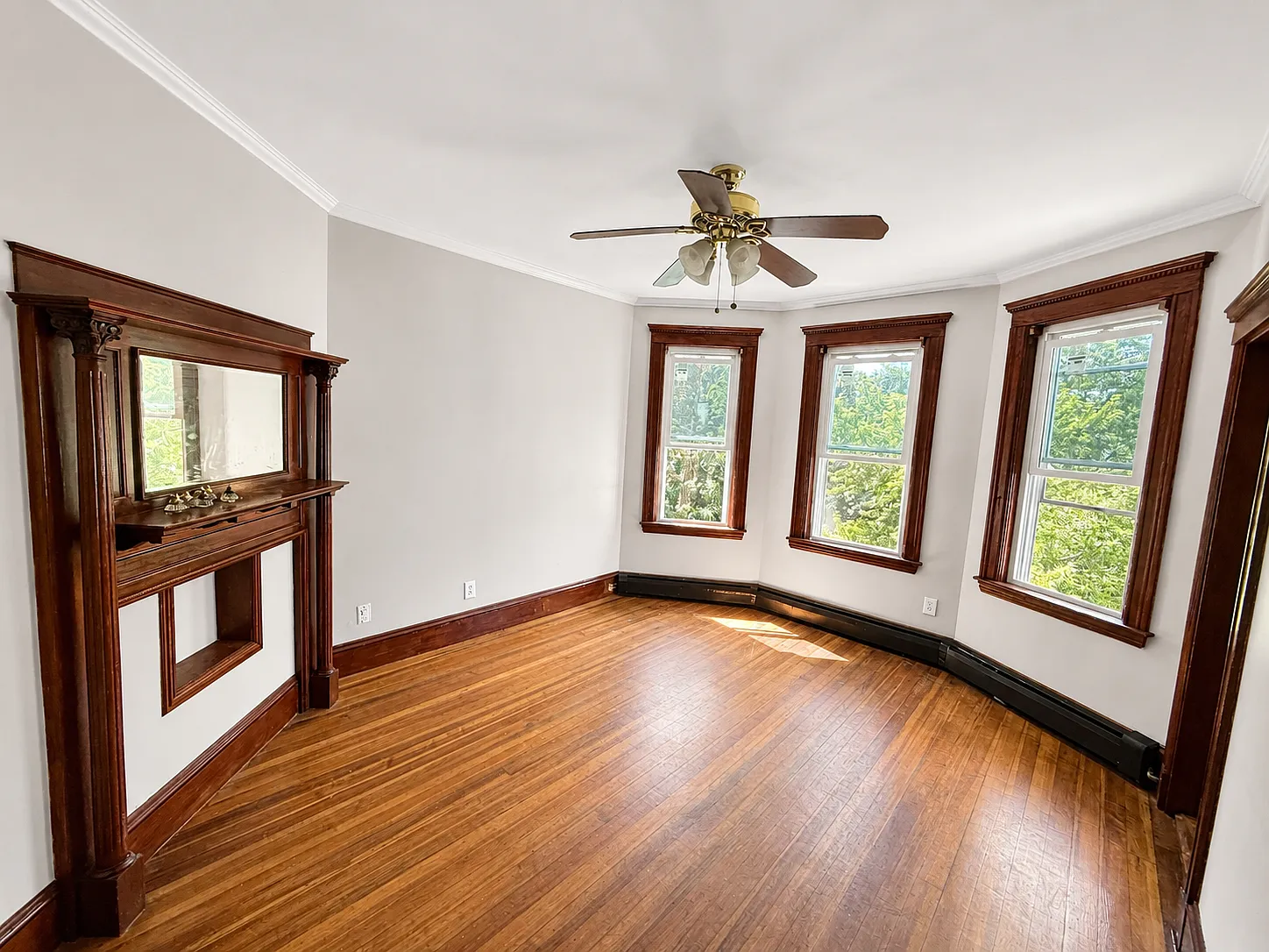 4 bed, 1000 sqft, $3,500 — Photo 3